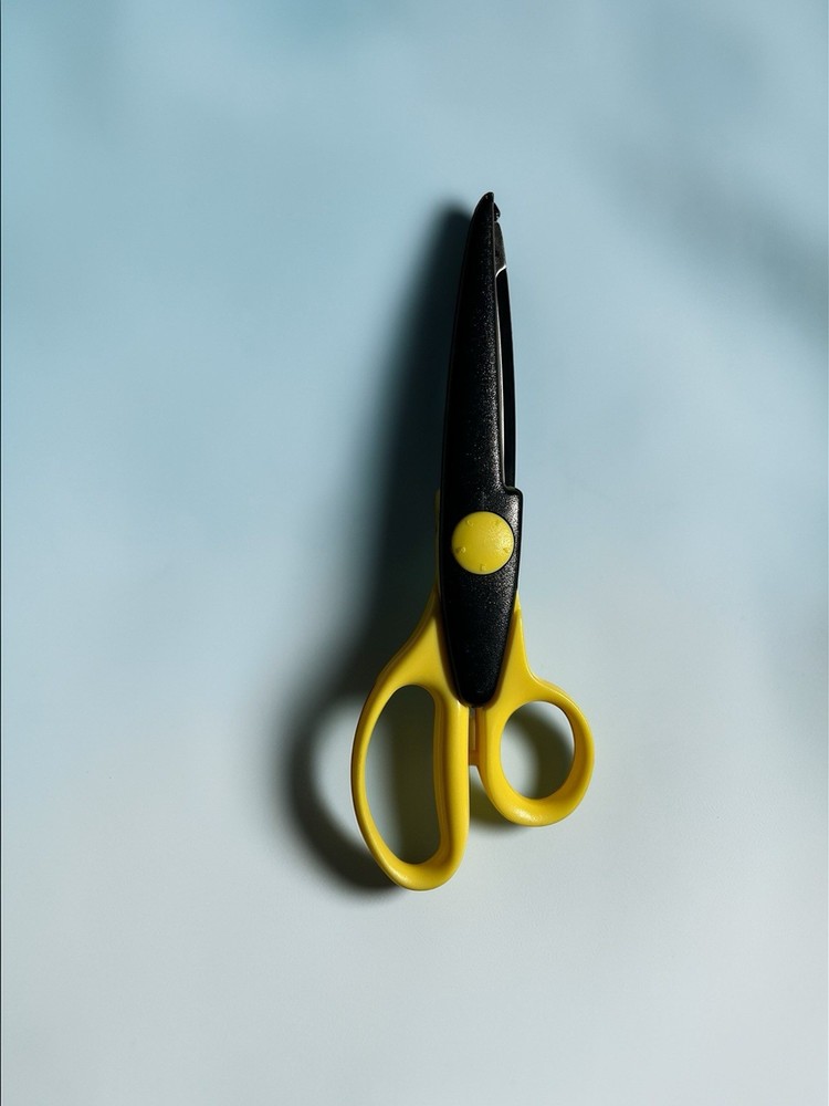 Fiskars Paper Edgers Scissors Sunflower Pattern