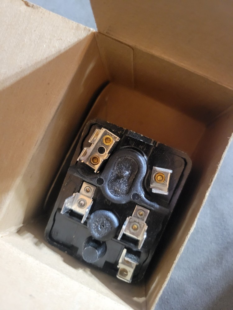 NEW- Lennox 45a0101 Potential Relay Motor Start