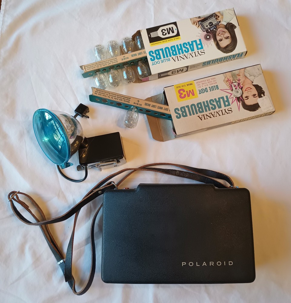 Vintage Camera Polaroid Automatic 100 Land Camera w/ Flash & Cold Clip, untested