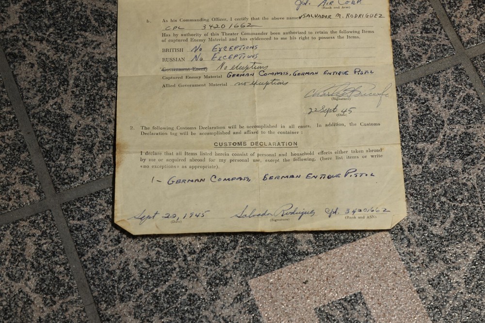 WWII Document 1945 Cert of Retention and Customs From (Captured From German)