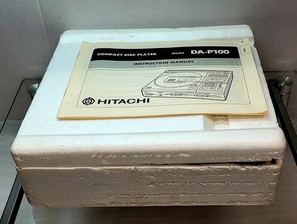 Vintage Hitatchi Discman CD Player DA-P100 Compact Disc Player W/Box tested work