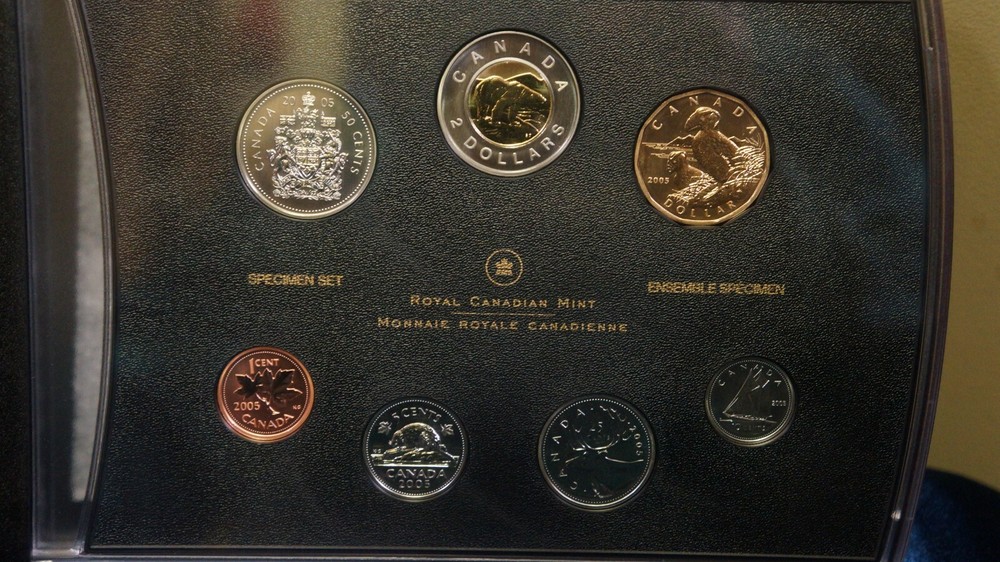 CANADA 2005 SPECIMEN SET - BOX & COA