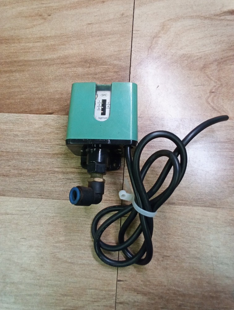 SMC IS300 Pressure Switch 250V 15A