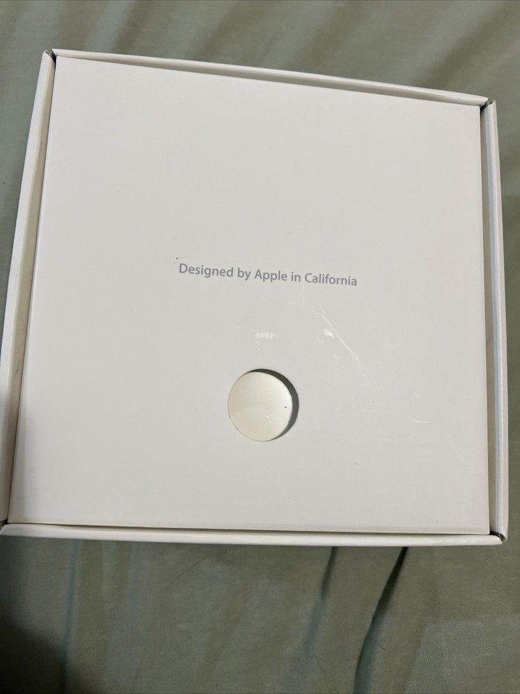 Apple Router (MD031LLA)