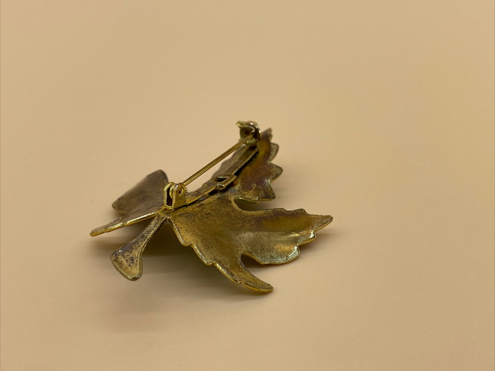 vintage brooch pin back unsigned collectors
