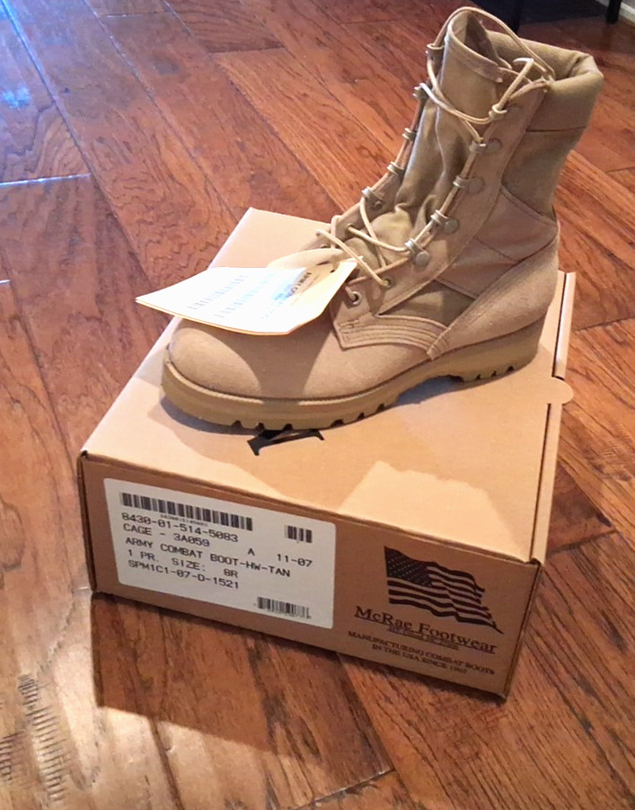 McRae Boots 8R Desert Tan & 3 Pair Socks Bundle NIB