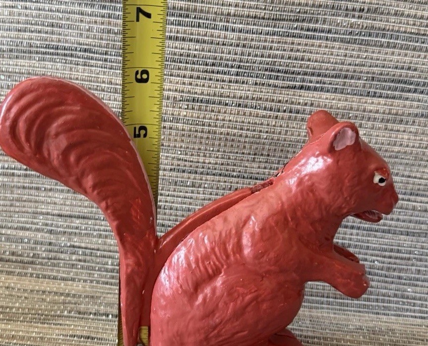 VINTAGE CAST IRON RED HUES SQUIRREL MANUAL NUTCRACKER