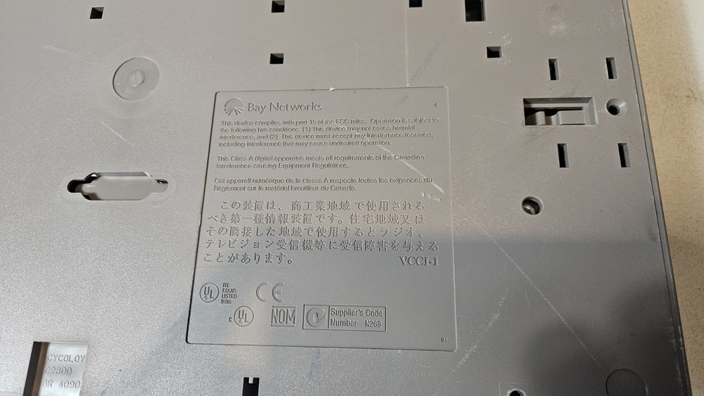 BAY NETWORKS 304 Baystack 12 Port Ethernet Switch