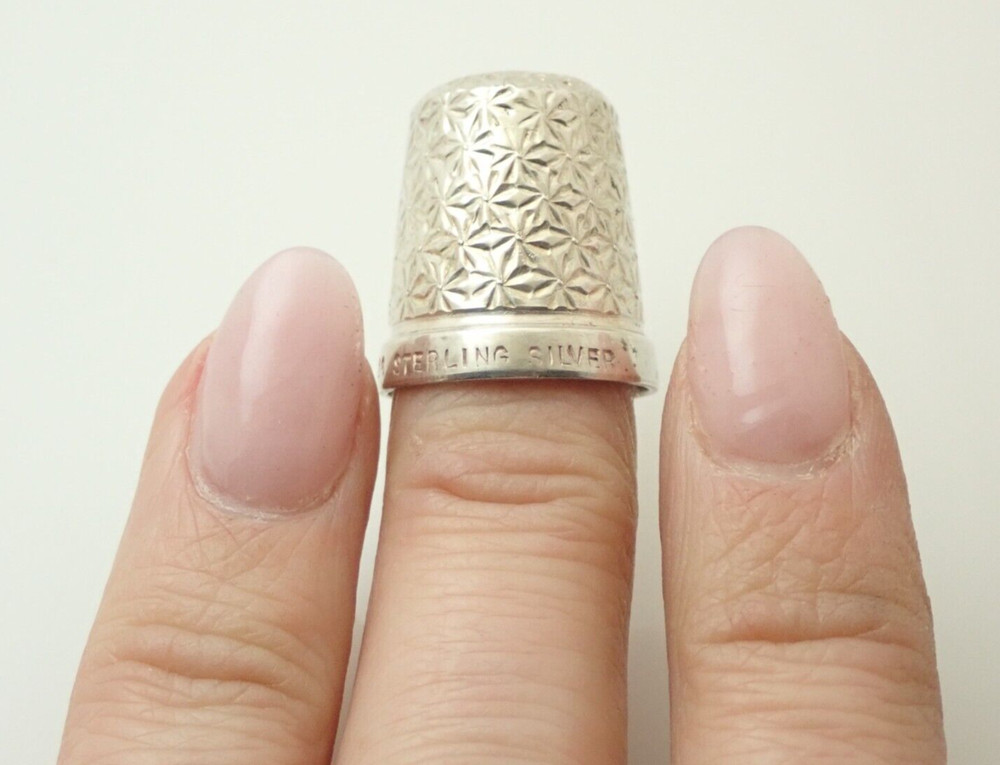 Antique England Signed E Hallmark Sterling Silver Pattern Sewing Thimble 18