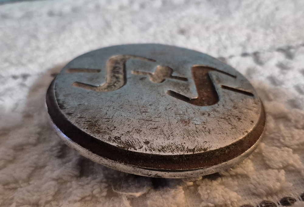 Vintage S.S Logo Car