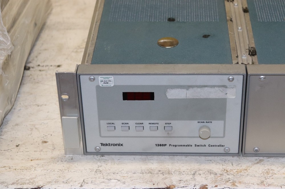 Tektronix 1360P PROGRAMMABLE SWITCH CONTROLLER