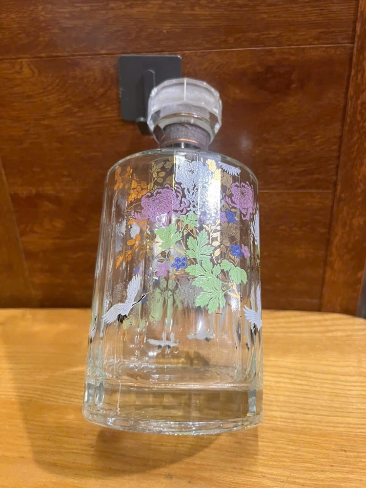 Empty bottle Hibiki 17 Limited Full Box