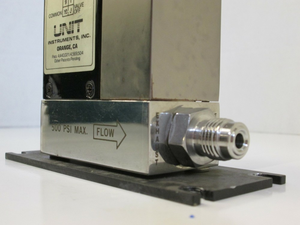 Unit UFC-1200A Mass Flow Controller, Gas- H2, Range- 20 SLPM, Used
