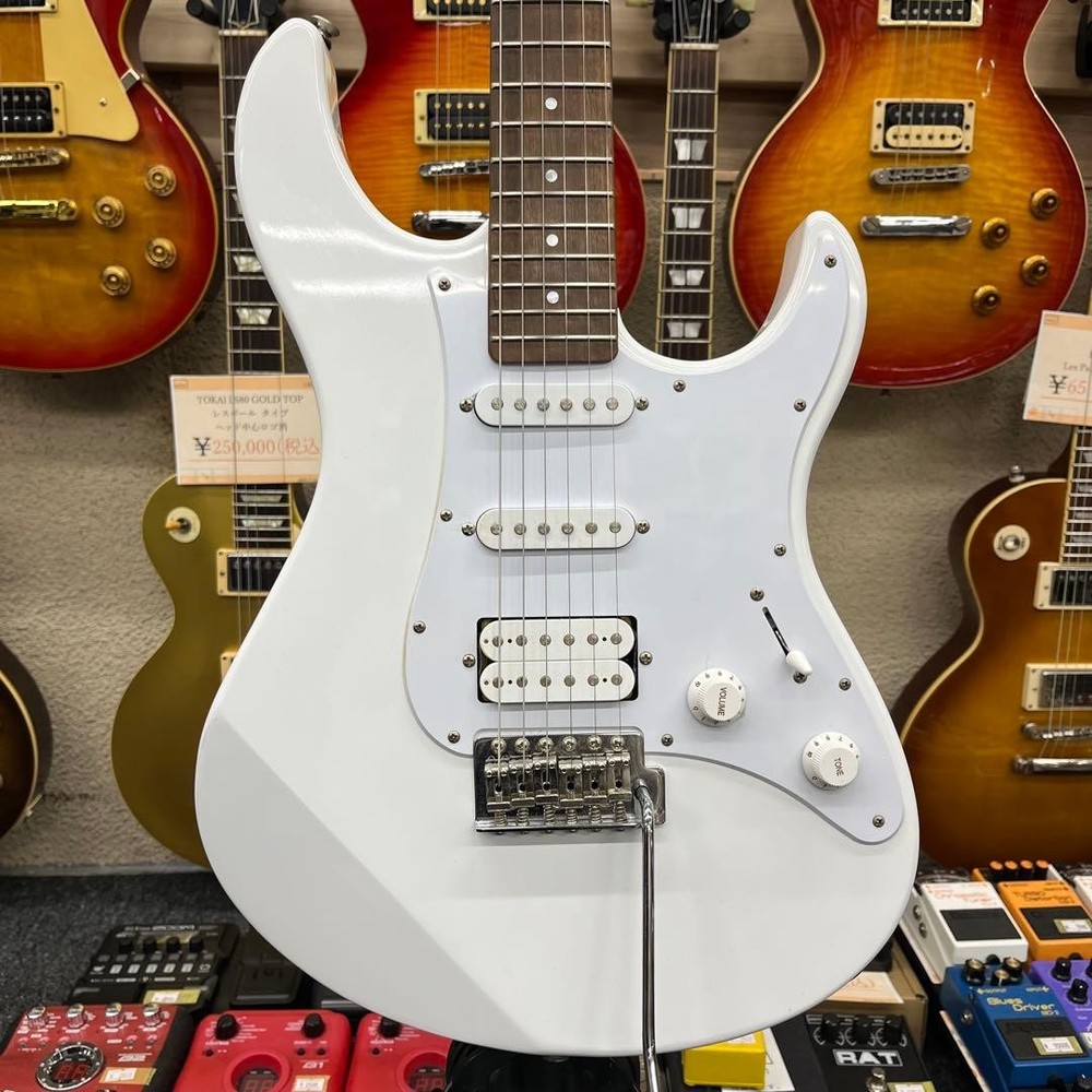 YAMAHA PACIFICA PAC012 Pacifica White