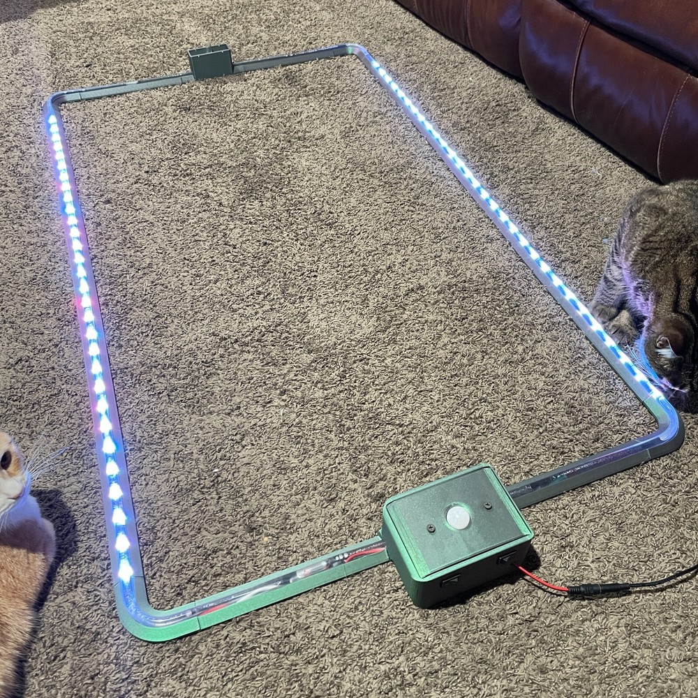 The WaterLoop Chase the Bubble: A Mesmerizing Toy That Keeps Your Cat Engaged!