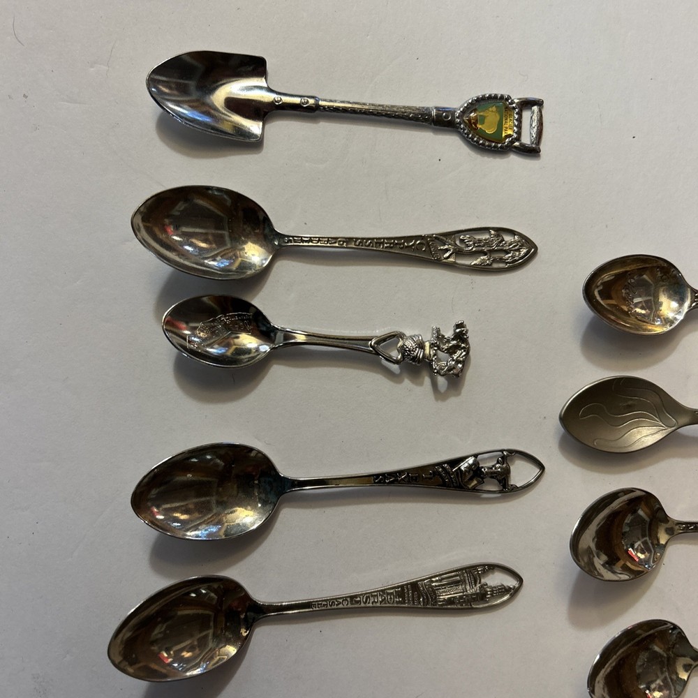 Lot 20 Vintage Souvenir Spoon Collection E37