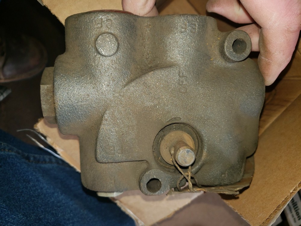 John Deere AT53246, Control Valve