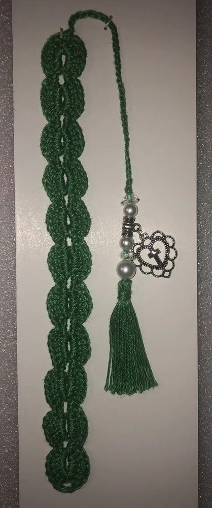 Crocheted Scallop bookmark