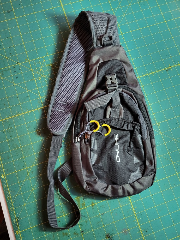 Qyuhe Sling Pack - Black