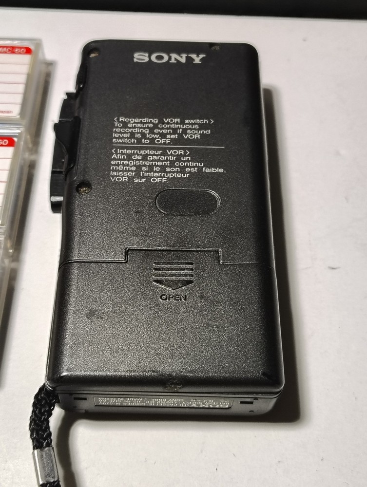 Sony M-529V MicroCassette Corder Recorder VOR Handheld Cassettes Powers On Read