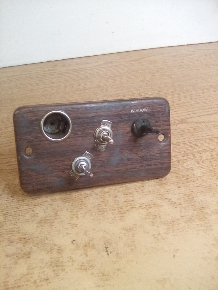 Freightliner FLD Dash Switch Panel 6149-010