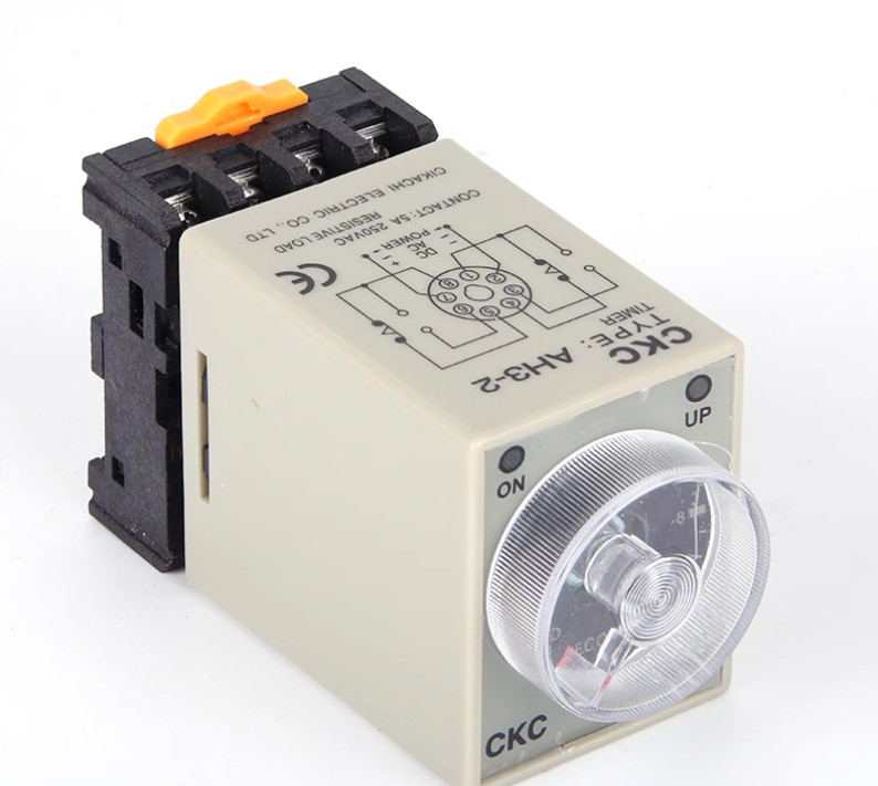1PCS  AH3-3 AC220V time relay