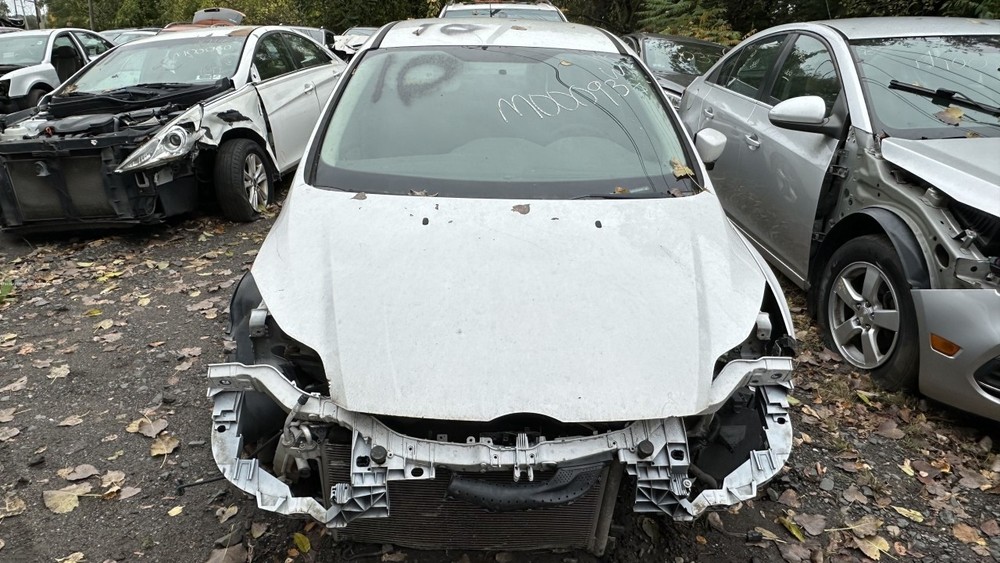 FOCUS 2014 Fuse Box Cabin 8017