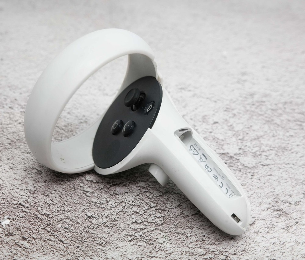 Oculus Quest 2 Controller RIGHT Hand Only BROKEN