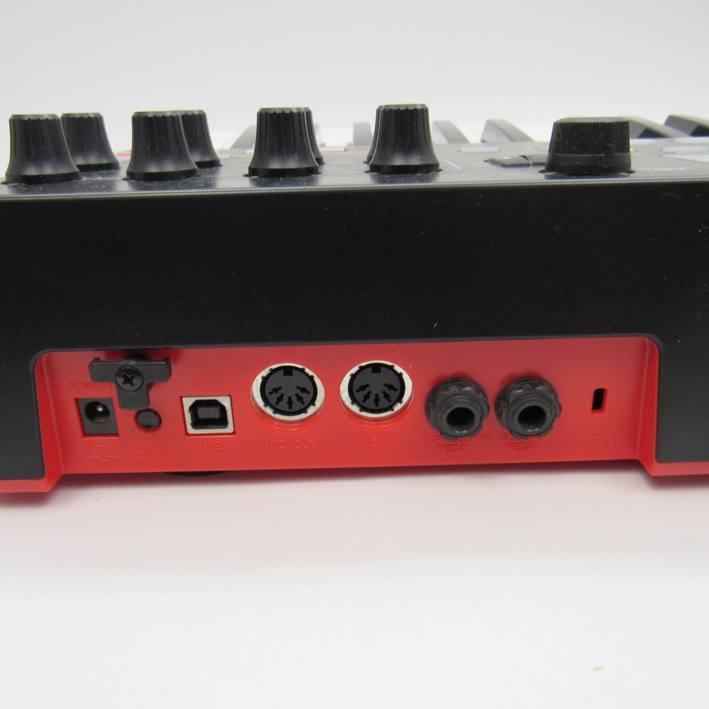 Akai Professional MPK225 25-Key USB MIDI Keyboard & Drum Pad Controller UNTESTED