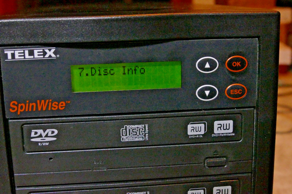 CD/DVD Disc Duplicator Copier with 6 Drive Bays - 1 empty bay, 5 drives