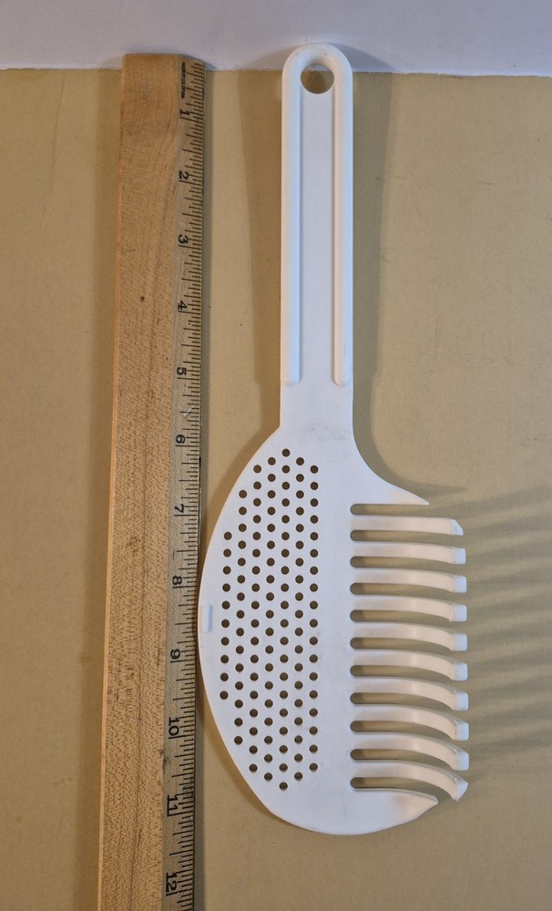 Tupperware Pasta Strain & Serve Tool Fork Speckled White 11 3/4" length