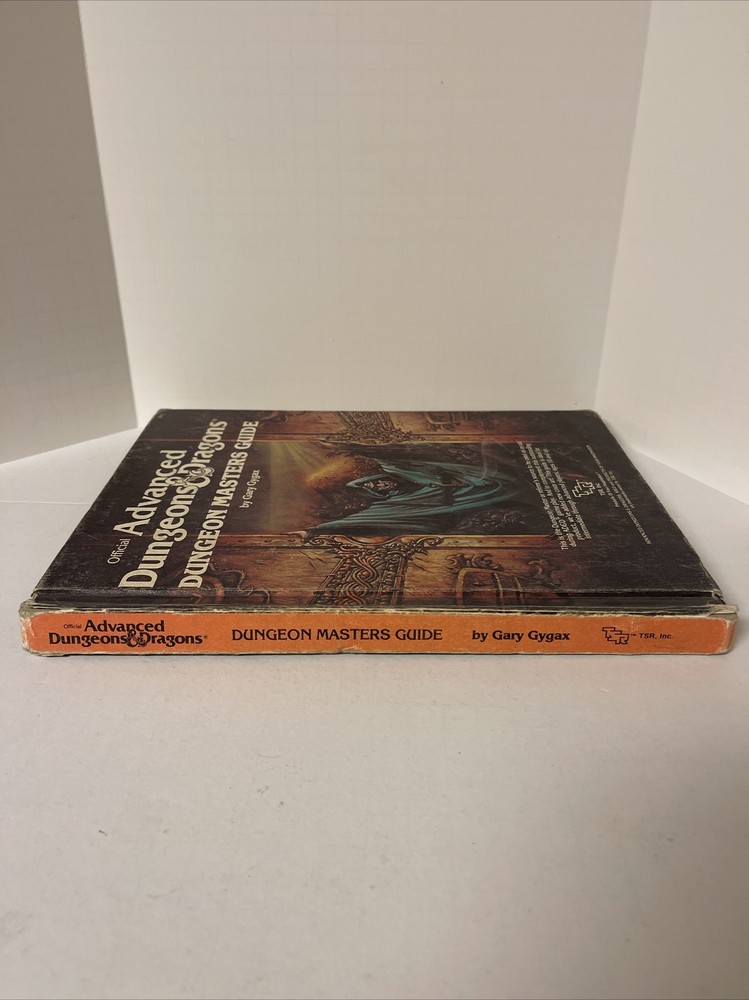 Advanced Dungeons & Dragons Dungeon Masters Guide 1979 Revised TSR Gary Gygax