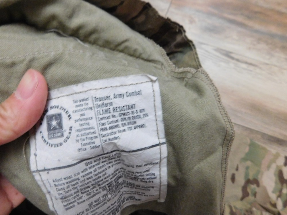US ARMY MULTICAM FLAME RESISTANT PANTS SZ MEDIUM - SHORT