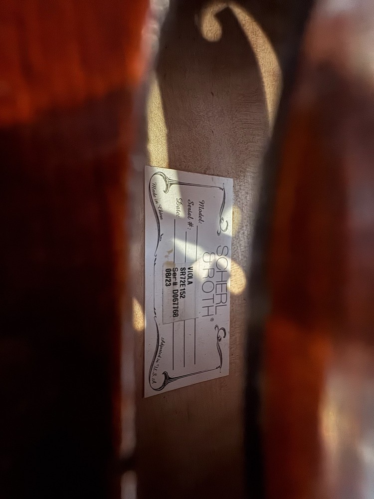 Intermediate/Advanced Viola (handcrafted Scherl & Roth w/ bow and shoulder rest)