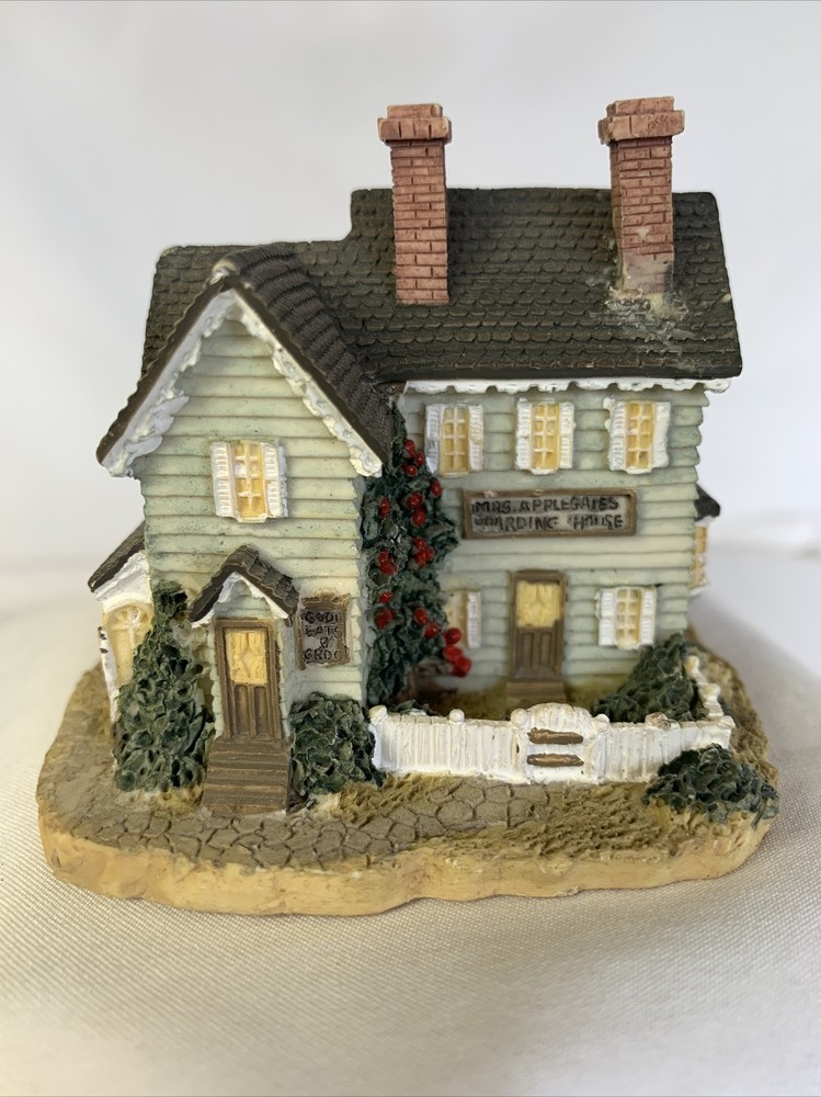 Liberty Falls Collection - Mrs. Applegate's Boarding House AH24 -