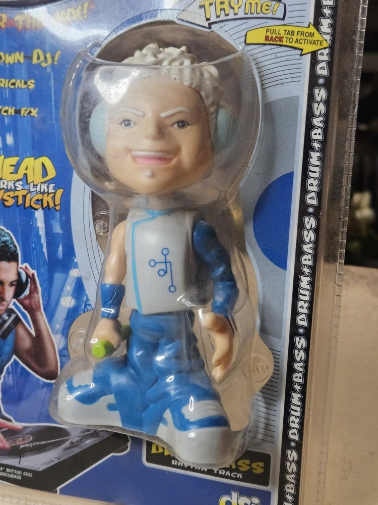DJ Scribbles Spinheads Moxy Figure DSI Electronics #59006 From 2003 Brand New.