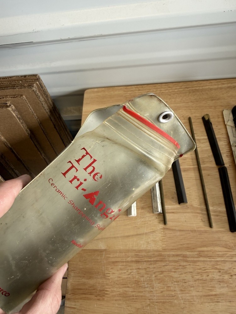 Spyderco Tri-Angle Sharpmaker Kit Knife Sharpening System One Stone Broken