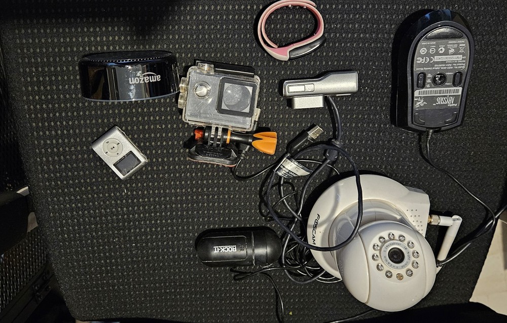 Lot of electronics from store clearance