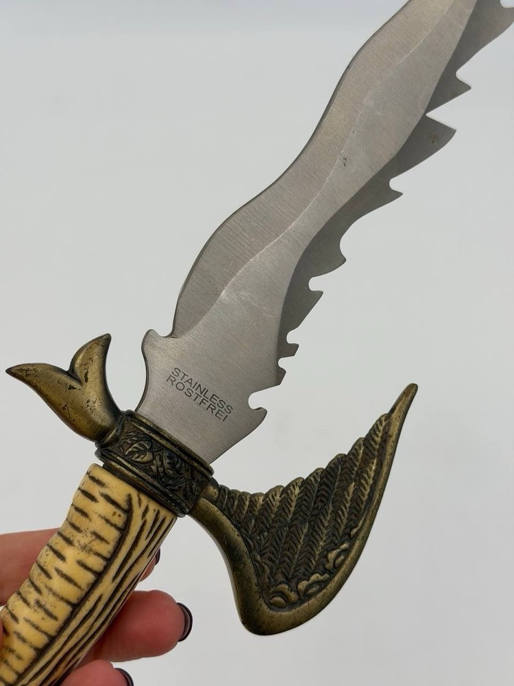 Fantasy Medieval Dagger Knife Wing Guard Stainless Rostfrei Display