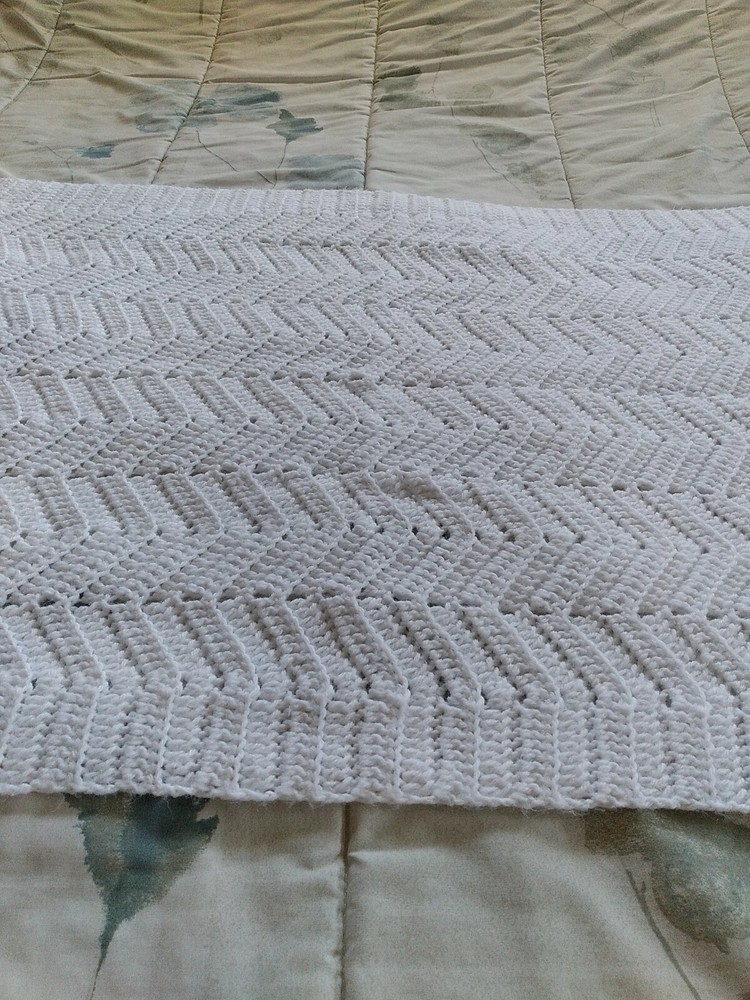 Handmade Knitted/Crochet Afgan/Throw