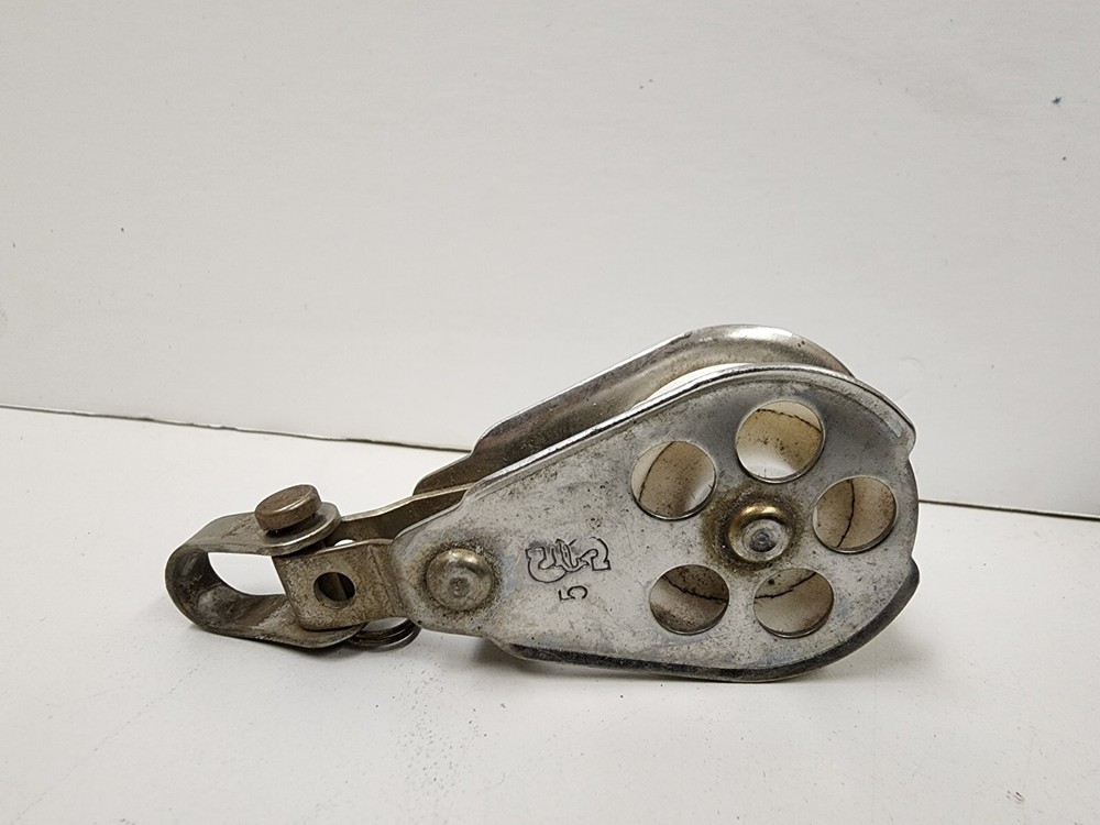 Schaefer 1-5/8" Single Block with Front-Side Shackle