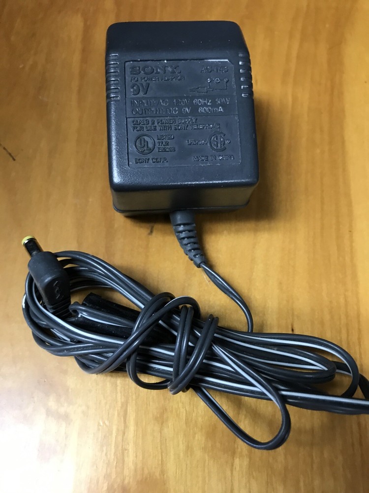 Sony AC-T46 9V 600mA AC Power Adapter