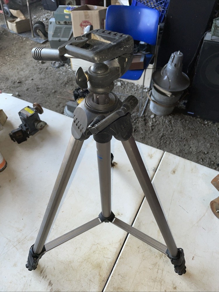 Pro Master 6100 Tripod w/ Quick Release Plate