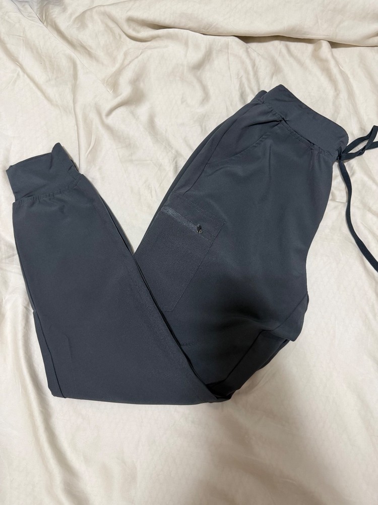 Uniforms World Women’s Scrub Set Dark Grey Size medium
