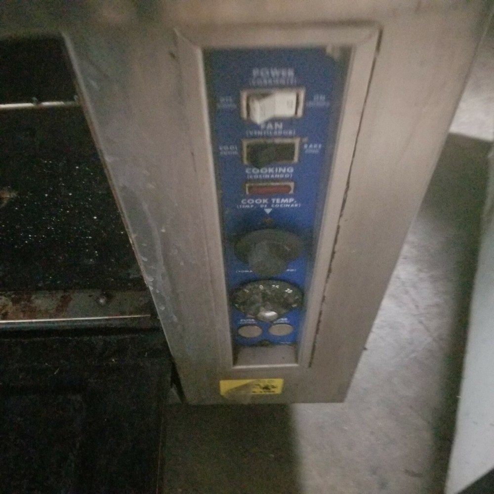 COMMERCIAL RANGE AND CONVENTIONAL OVEN