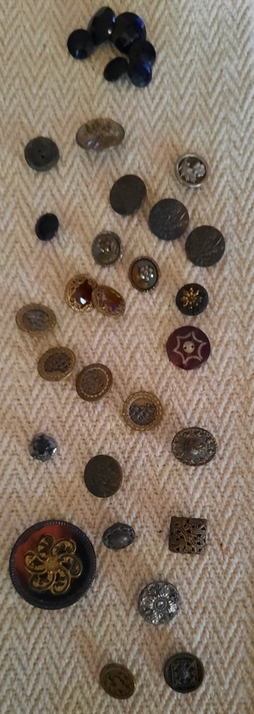 antique button assortment, 31 buttons, various types, very good condition