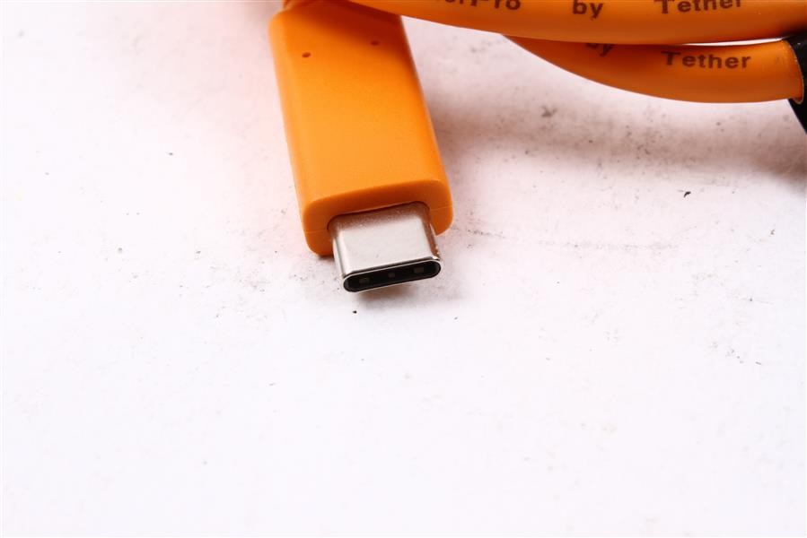Used Tether Tools TetherPro USB-C to USB-C, 3' (1m), High-Visibility Orange (...