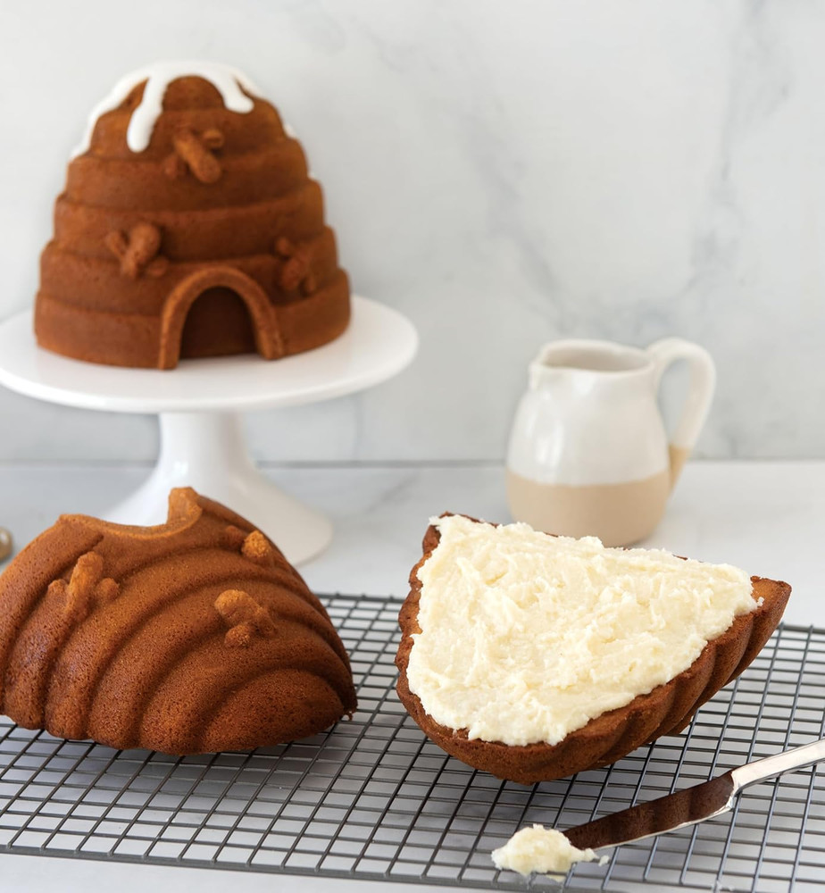 Beehive Cake Pan, 10 Cup, Toffee