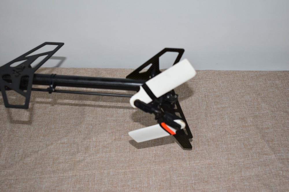 X-cell XL Carbon Gas Powered RC Helicopter pull start