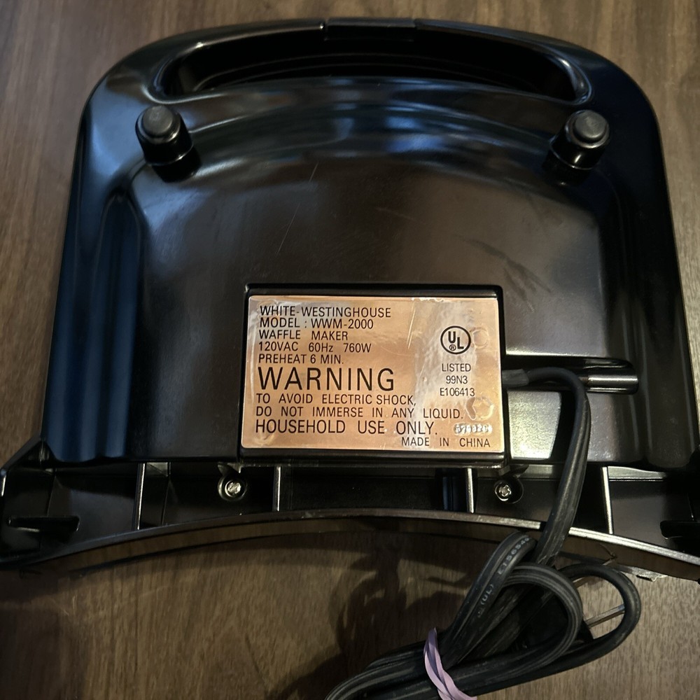 White Westinghouse Deep Non Stick Coating Square Belgian Waffle Maker #WWM2000